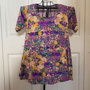 Pretty Print Lularoe Perfect Tee Never Worn
